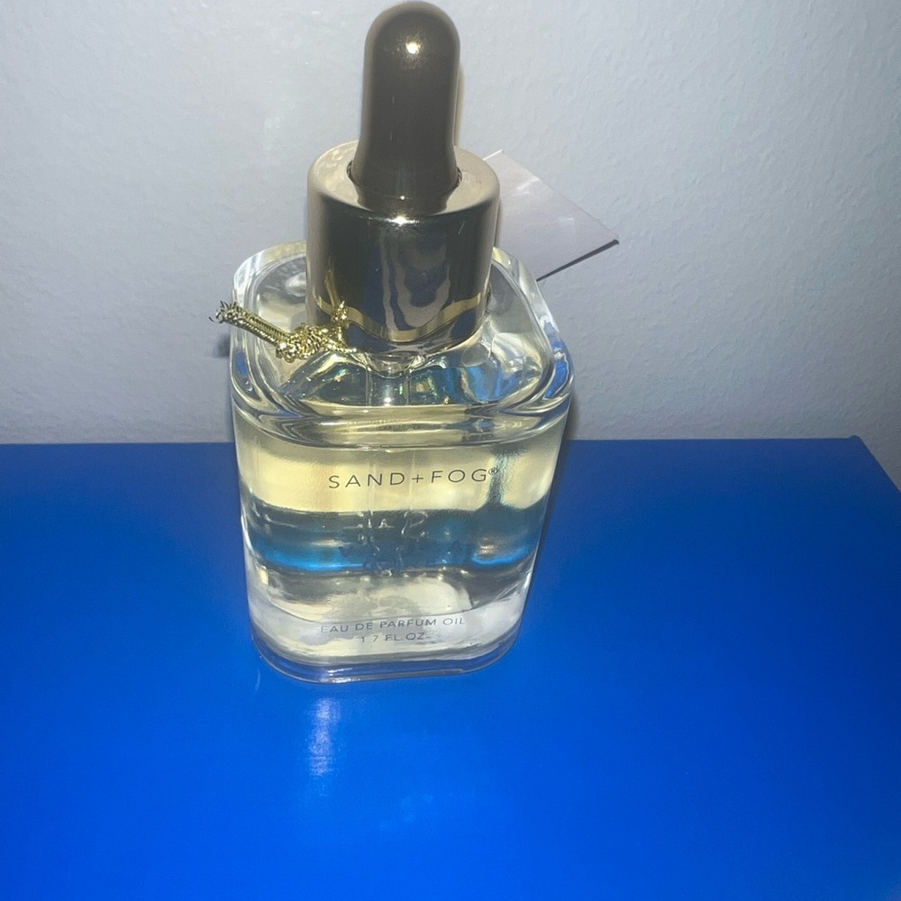 Sand + Fog Vanilla Cake